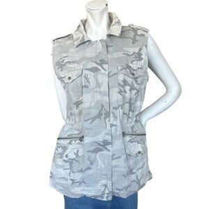 Velvet by Graham & Spencer Pale Green Gray Tan Camouflage Military Vest Medium